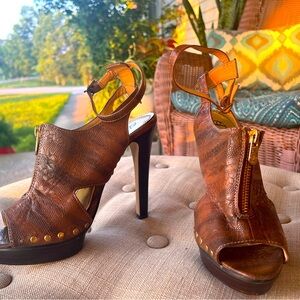 House of Dereon heels size 7